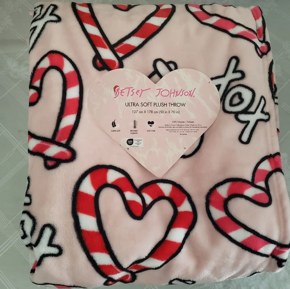 Betsey Johnson Christmas Candy Cane Hearts XOXO Pink Throw Blanket 50
